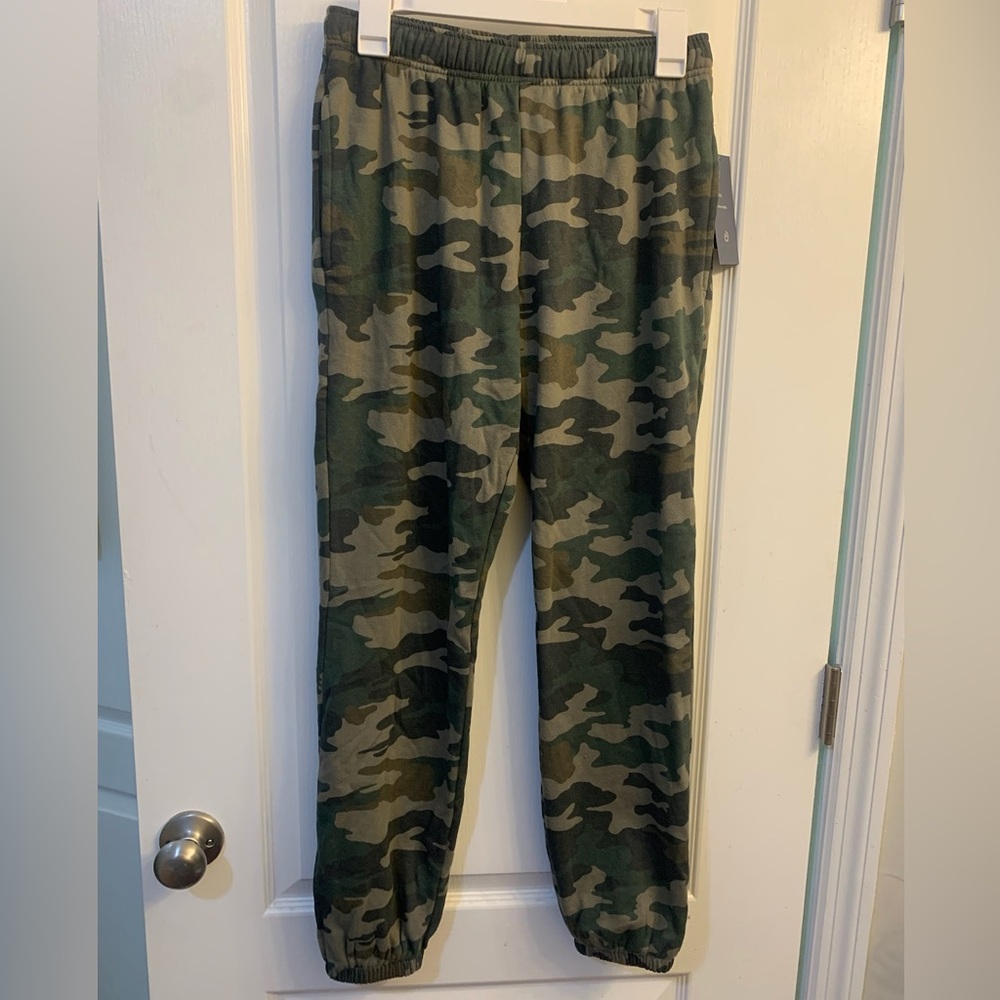 Universal Thread High-Rise Leisure Studio Green Camo Print Sweat Joggers XS NWT